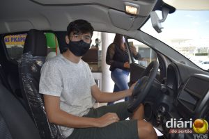 VÍDEO: Dical Fiat entrega carro a cajazeirense ganhador de sorteio  realizado pelo cantor Wesley Safadão - Diário do Sertão