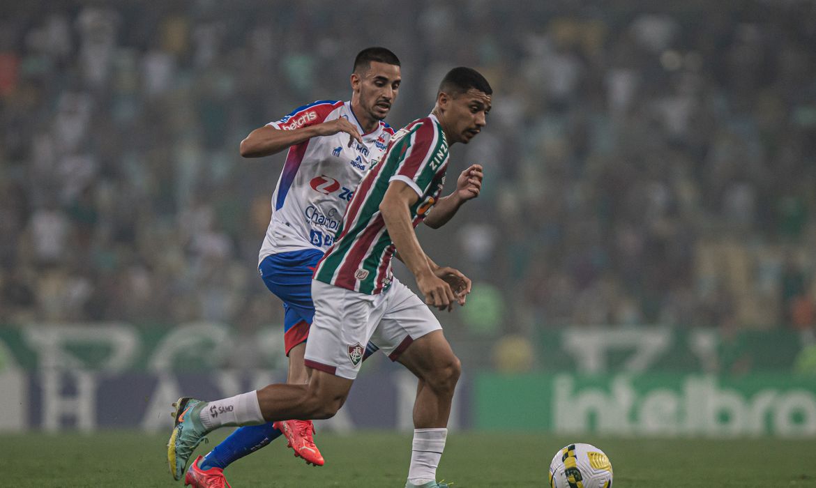 Em jogo eletrizante, Fortaleza vence Fluminense no Castelão e assume  liderança da Série A - Jogada - Diário do Nordeste